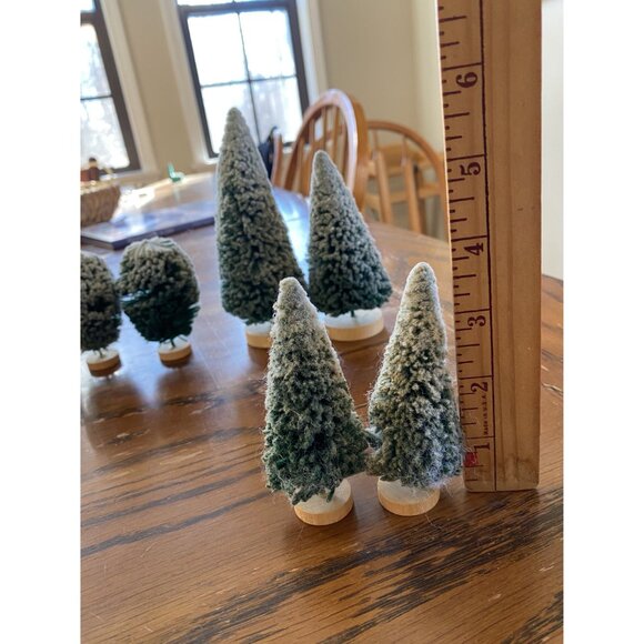 Dept 56 Trees Set Of 8 Vintage-Inspired Miniature Bottle Brush Trees With Wooden - Picture 2 of 7